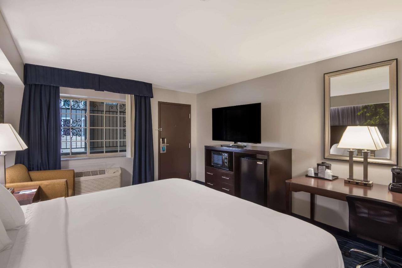 Hotel Clarion Pointe Downtown Syracuse Exteriér fotografie